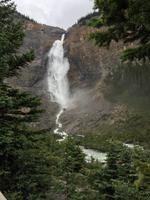 103 Takakkaw Falls &ndash; &copy; Ngoc Anh Nguyen (Eberhardt TRAVEL)