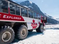 Snowcoach &ndash; &copy; Anna Stiebing (Eberhardt TRAVEL)