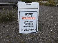 Alaska - Warnschild &ndash; &copy; Sabine Letzybyll (Eberhardt TRAVEL)