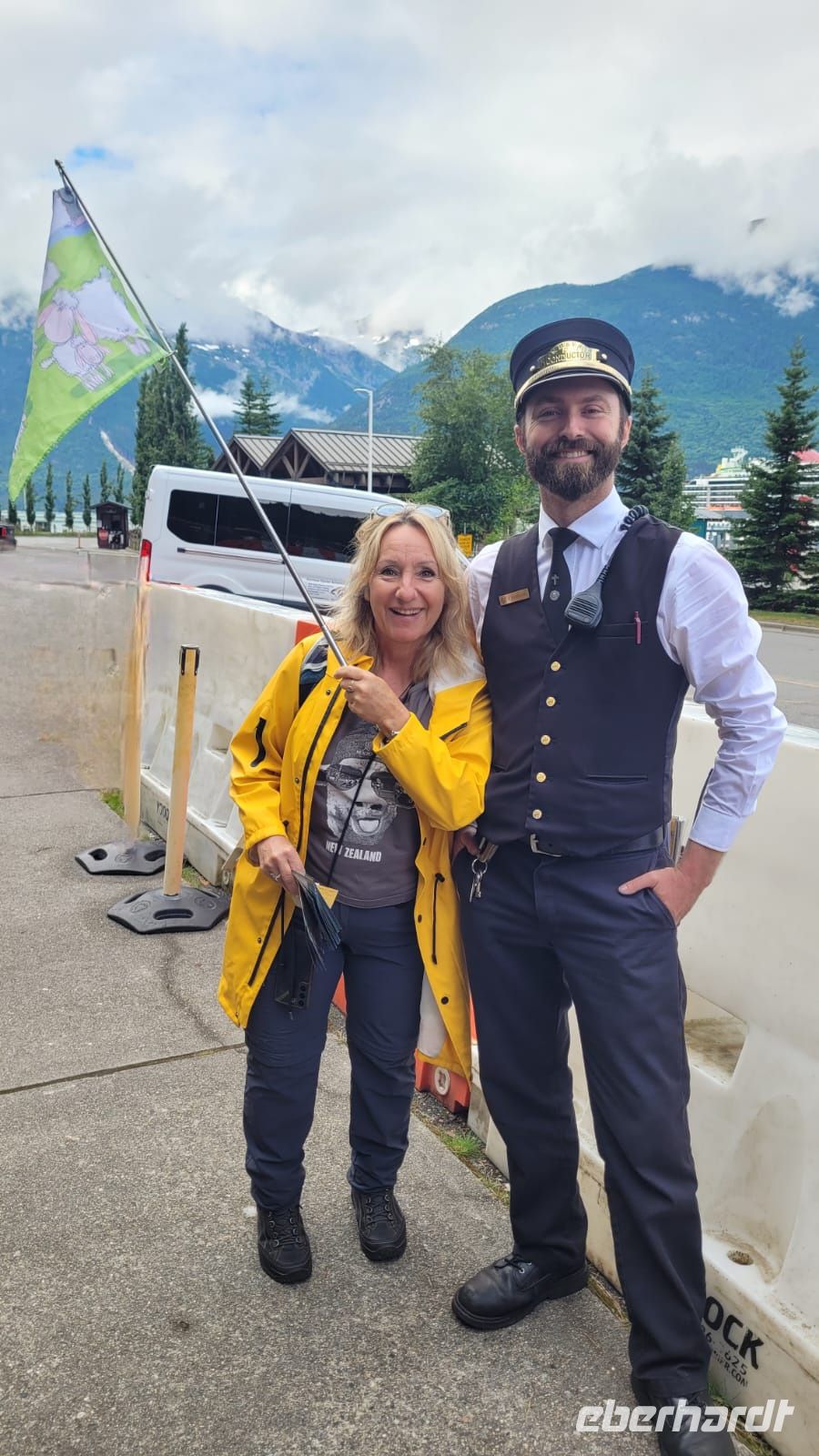 Schaffner des White Pass Summit Scenic in Skagway &ndash; &copy; Petra Hady (Eberhardt TRAVEL)