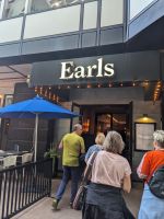 4. Abendessen im Earls Kitchen & Bar, Downtown Calgary.jpg &ndash; &copy; Teresa Rumpel (Eberhardt TRAVEL)