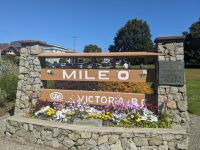 104. Mile 0 des Transcanada Highways, Victoria, Vancouver Island.jpg &ndash; &copy; Teresa Rumpel (Eberhardt TRAVEL)
