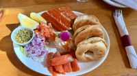 Rotlachs, Juneau  &ndash; &copy; Mareike Schmidt (Eberhardt TRAVEL)