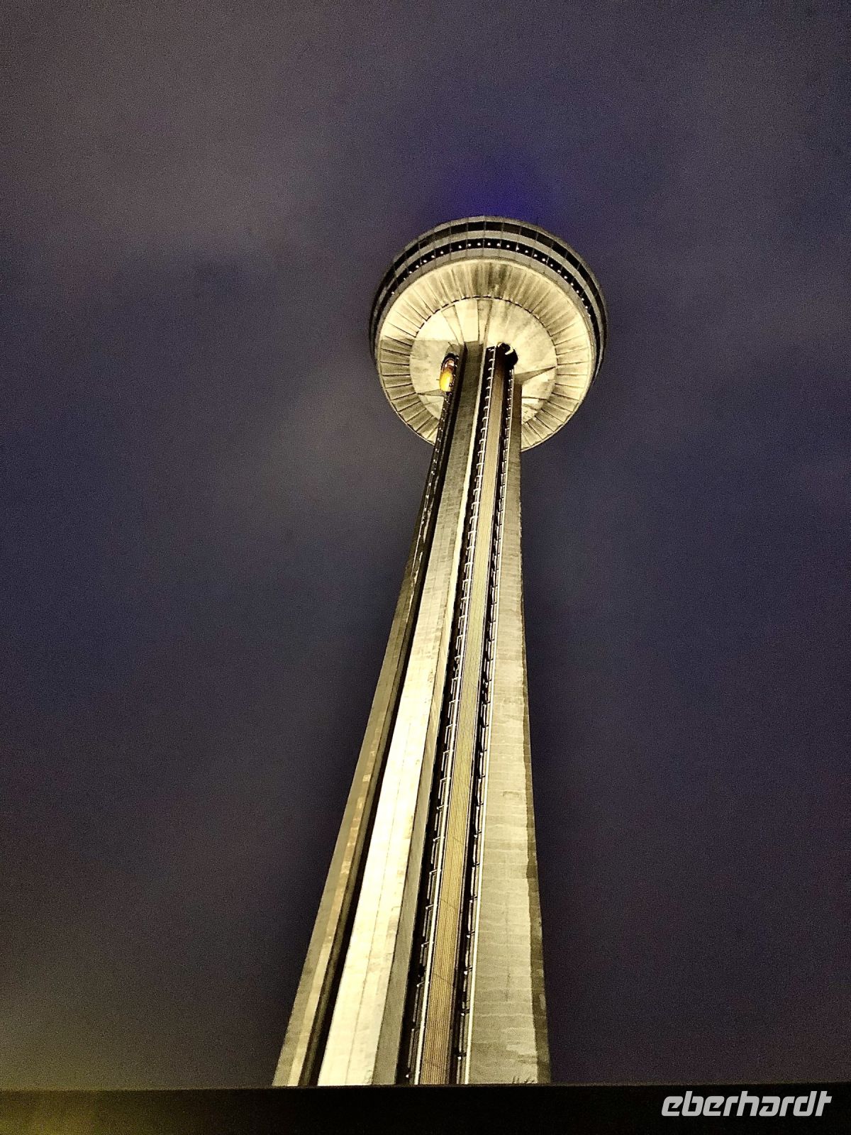 Skylon Tower Niagara Kanada  &ndash; &copy; Sabine Letzybyll (Eberhardt TRAVEL)