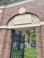 Eingang Freundschaft, Harvard University &ndash; &copy; Mareike Schmidt (Eberhardt TRAVEL)