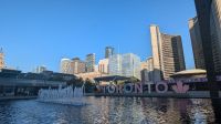 Toronto Sign am Tag &ndash; &copy; Natalie Hady (Eberhardt TRAVEL)