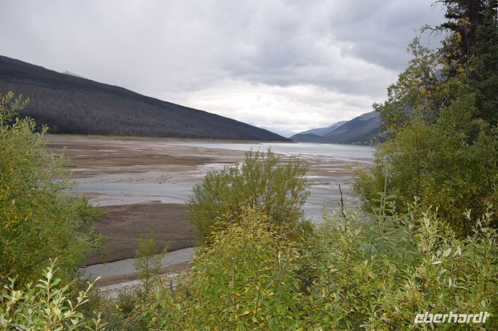 Delta des Maligne River in den Medicine Lake &ndash; &copy; Gunter Looß (Eberhardt TRAVEL)