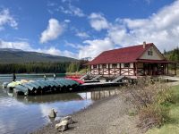 11. Reisetag – Ausflug im Jasper-Nationalpark – Aufenthalt am Maligne Lake – Historischer Bootsschuppen &ndash; &copy; Andreas Wolfsteller (Eberhardt TRAVEL)