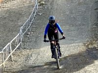Downhill Bikerin &ndash; &copy; Elisabeth Fox-Maerki (Eberhardt TRAVEL)