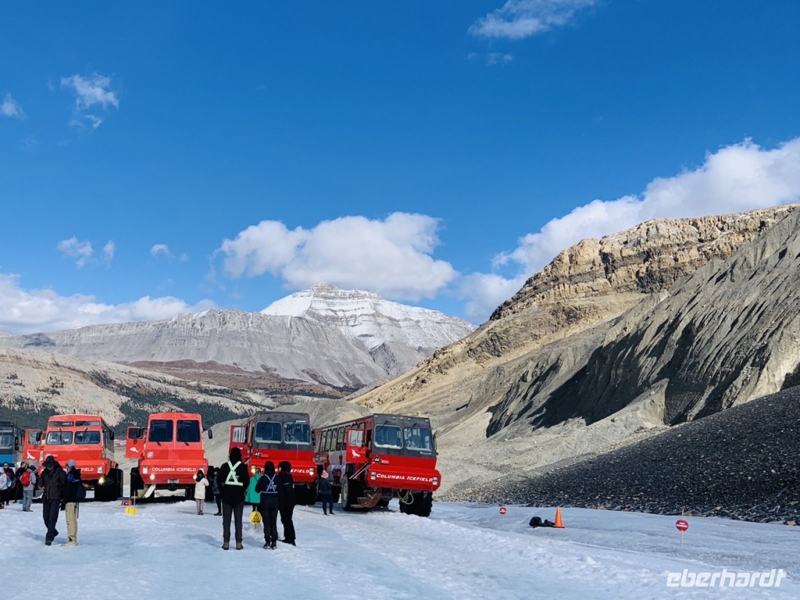 auf dem Atabasca Gletscher.jpeg &ndash; &copy; Birgit Kirchner (Eberhardt TRAVEL)