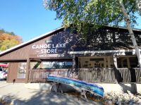 Canoe Lake - Canoe Outfitters &ndash; &copy; Marieta Beck (Eberhardt TRAVEL)