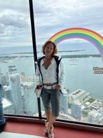 Elisabeth im CN Tower &ndash; &copy; Elisabeth Fox-Maerki (Eberhardt TRAVEL)