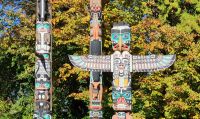 Totempfähle im Stanley Park - Vancouver &ndash; &copy; Kristin Weigel (Eberhardt TRAVEL)