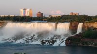 Abendspaziergang Niagarafälle  &ndash; &copy; Monika Cortese (Eberhardt TRAVEL)