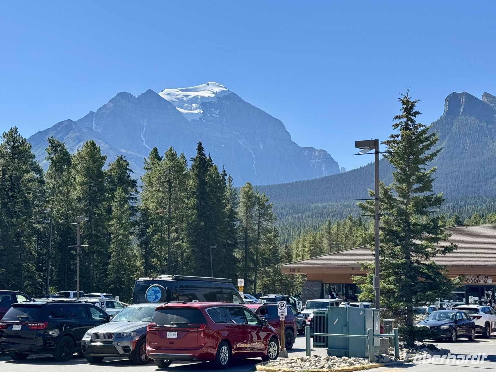 2. Tag – Calgary bis Banff – Banff-Nationalpark – Mittagspause im Lake Louise Village &ndash; &copy; Andreas Wolfsteller (Eberhardt TRAVEL)
