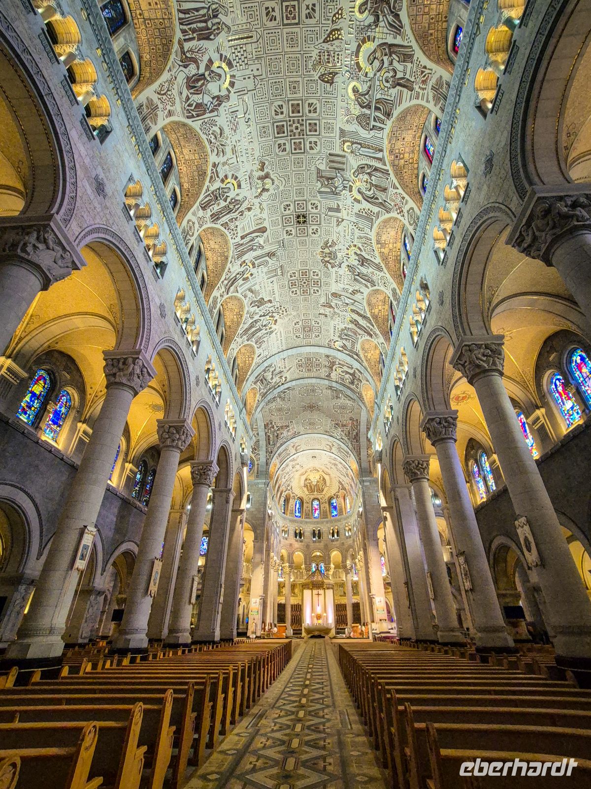 Basilika von Sainte-Anne-de-Beaupré - Kanada &ndash; &copy; Marie Dittrich (Eberhardt TRAVEL)