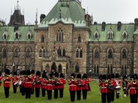 Quebec Wachaufzug am Parlament &ndash; &copy; Thomas Krupp (Eberhardt TRAVEL)