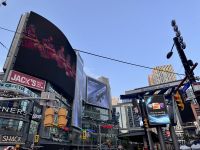 5. Tag: Abendspaziergang durch Toronto – Dundas Square &ndash; &copy; Andreas Wolfsteller (Eberhardt TRAVEL)