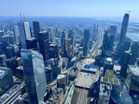 6. Tag: Blick vom CN Tower auf die Union Station und den Financial District