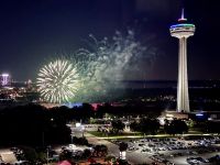 6. Tag: Feuerwerk über den Niagarafällen am späten Abend &ndash; &copy; Andreas Wolfsteller (Eberhardt TRAVEL)