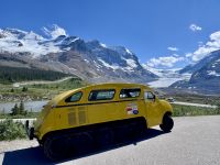 9. Tag: Icefields Parkway – Columbia Icefield – Altes Schneemobil &ndash; &copy; Andreas Wolfsteller (Eberhardt TRAVEL)