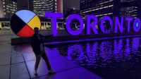 abendlicher Spaziergang durch Toronto  &ndash; &copy; Jacob Spangenberg (Eberhardt TRAVEL)