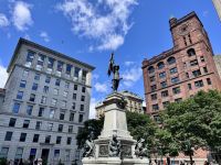 2. Tag: Stadtrundfahrt Montréal – Place d’Armes vor der Basilika Notre-Dame de Montréal &ndash; &copy; Andreas Wolfsteller (Eberhardt TRAVEL)