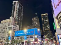 5. Tag: Abendspaziergang durch Toronto – Leuchtreklamen am Sankofa Square &ndash; &copy; Andreas Wolfsteller (Eberhardt TRAVEL)