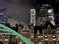 5. Tag: Abendspaziergang durch Toronto – Altes Rathaus bei Nacht &ndash; &copy; Andreas Wolfsteller (Eberhardt TRAVEL)