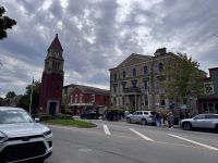 7. Tag: Toronto bis Niagara Falls – Aufenthalt in Niagara-on-the-Lake – Cenotaph und Gerichtsgebäude &ndash; &copy; Andreas Wolfsteller (Eberhardt TRAVEL)