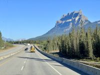 9. Tag: Banff & Yoho National Park – Castle Mountain am Trans-Canada Highway &ndash; &copy; Andreas Wolfsteller (Eberhardt TRAVEL)