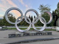 13. Tag: Abendspaziergang durch Whistler – Olympische Ringe &ndash; &copy; Andreas Wolfsteller (Eberhardt TRAVEL)