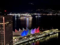 18. Tag: Abschiedsabend in Vancouver – Aussicht vom Drehrestaurant – Canada Place bei Nacht &ndash; &copy; Andreas Wolfsteller (Eberhardt TRAVEL)