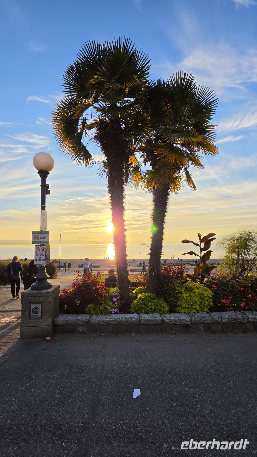 Abendspaziergang in Vancouver an der English Bay &ndash; &copy; Kristin Weigel (Eberhardt TRAVEL)