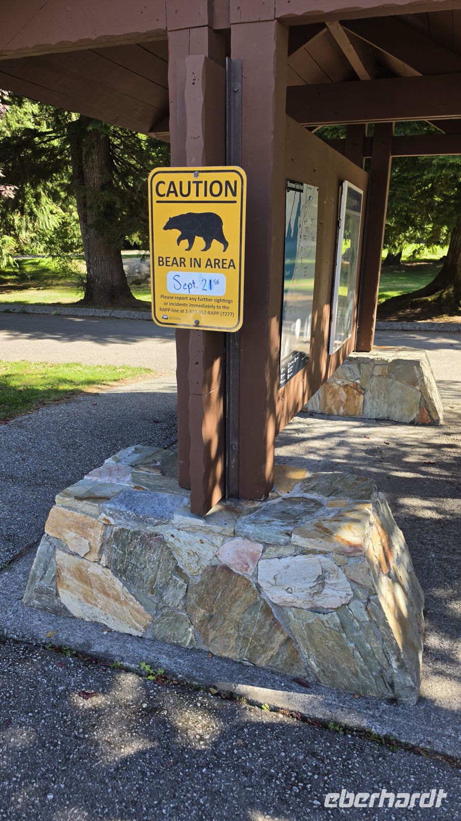 Bären-Warnschild an den Shannon Falls &ndash; &copy; Kristin Weigel (Eberhardt TRAVEL)