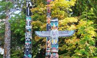 Totempfähle im Stanley Park in Vancouver &ndash; &copy; Kristin Weigel (Eberhardt TRAVEL)