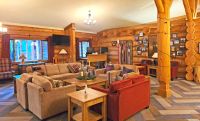 Mike Wiegele Lodge in Blue River - Lobby &ndash; &copy; Kristin Weigel (Eberhardt TRAVEL)