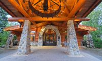 Mike Wiegele Lodge in Blue River - Haupthaus mit Restaurant &ndash; &copy; Kristin Weigel (Eberhardt TRAVEL)