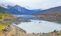 Medicine Lake im Jasper-Nationalpark &ndash; &copy; Kristin Weigel (Eberhardt TRAVEL)