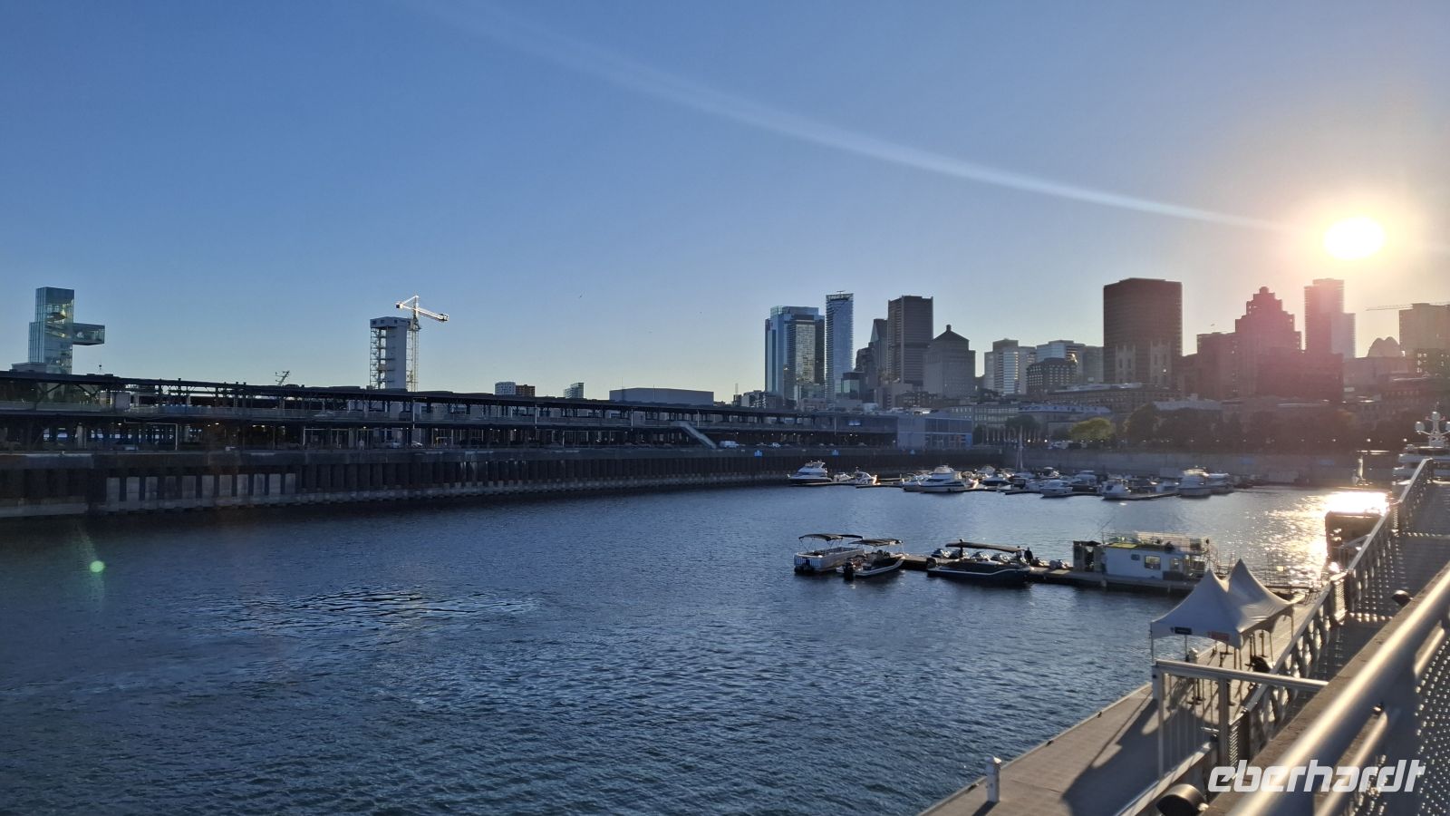 Montreal Yachthafen bei Abendsonne.jpg &ndash; &copy; Katja Haubold (Eberhardt TRAVEL)