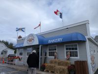 65) Zwischenstopp bei der Lieblingsbäckerei unseres Busfahrers, Cape Breton, Kanada &ndash; &copy; Teresa Rumpel (Eberhardt TRAVEL)