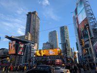 398) Dundas Square - der Times Square von Toronto, Kanada &ndash; &copy; Teresa Rumpel (Eberhardt TRAVEL)