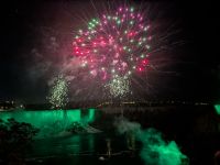 465) Feuerwerk an den Niagarafällen, Kanada &ndash; &copy; Teresa Rumpel (Eberhardt TRAVEL)