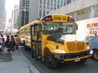 Schulbus &ndash; &copy; Julia Grunwald (Eberhardt TRAVEL)