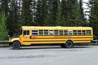 Schulbus am Lake Louise &ndash; &copy; Sandra Winkler (Eberhardt TRAVEL)