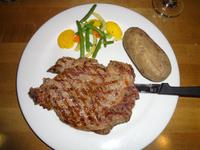 1. Abendessen &ndash; &copy; Elisabeth Fox-Maerki (Eberhardt TRAVEL)