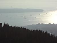 Diese Schiffe wollen alle in den Hafen von Vancouver &ndash; &copy; Elisabeth Fox-Maerki (Eberhardt TRAVEL)