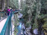 Johnston Canyon &ndash; &copy; Elisabeth Fox-Maerki (Eberhardt TRAVEL)