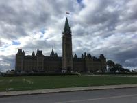 Stadtrundfahrt Ottawa & Gatineau - Parlament mit Freedom Tower &ndash; &copy; Andreas Wolfsteller (Eberhardt TRAVEL)