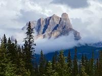 E's Lieblingsberg...Castle Mountain &ndash; &copy; Elisabeth Fox-Maerki (Eberhardt TRAVEL)